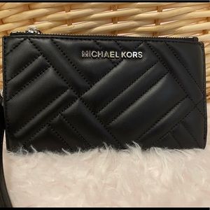 Michael Kors wallet | phone wristlet